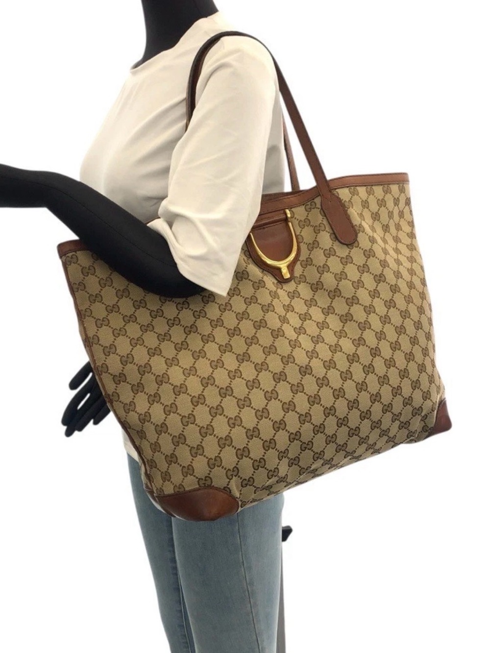 Rare find🔥🔥 Large Gucci Brown and Beige Monogram Canvas Tote with Gold Buckle
